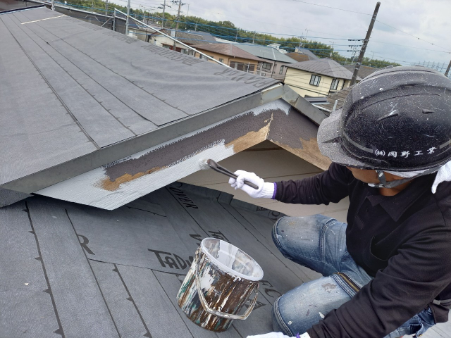 破風板塗装下塗り